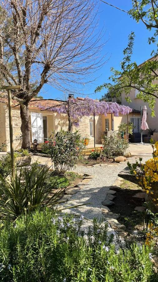 Le Mazet En Ete En Garrigue Nimoise Gasthof Nîmes